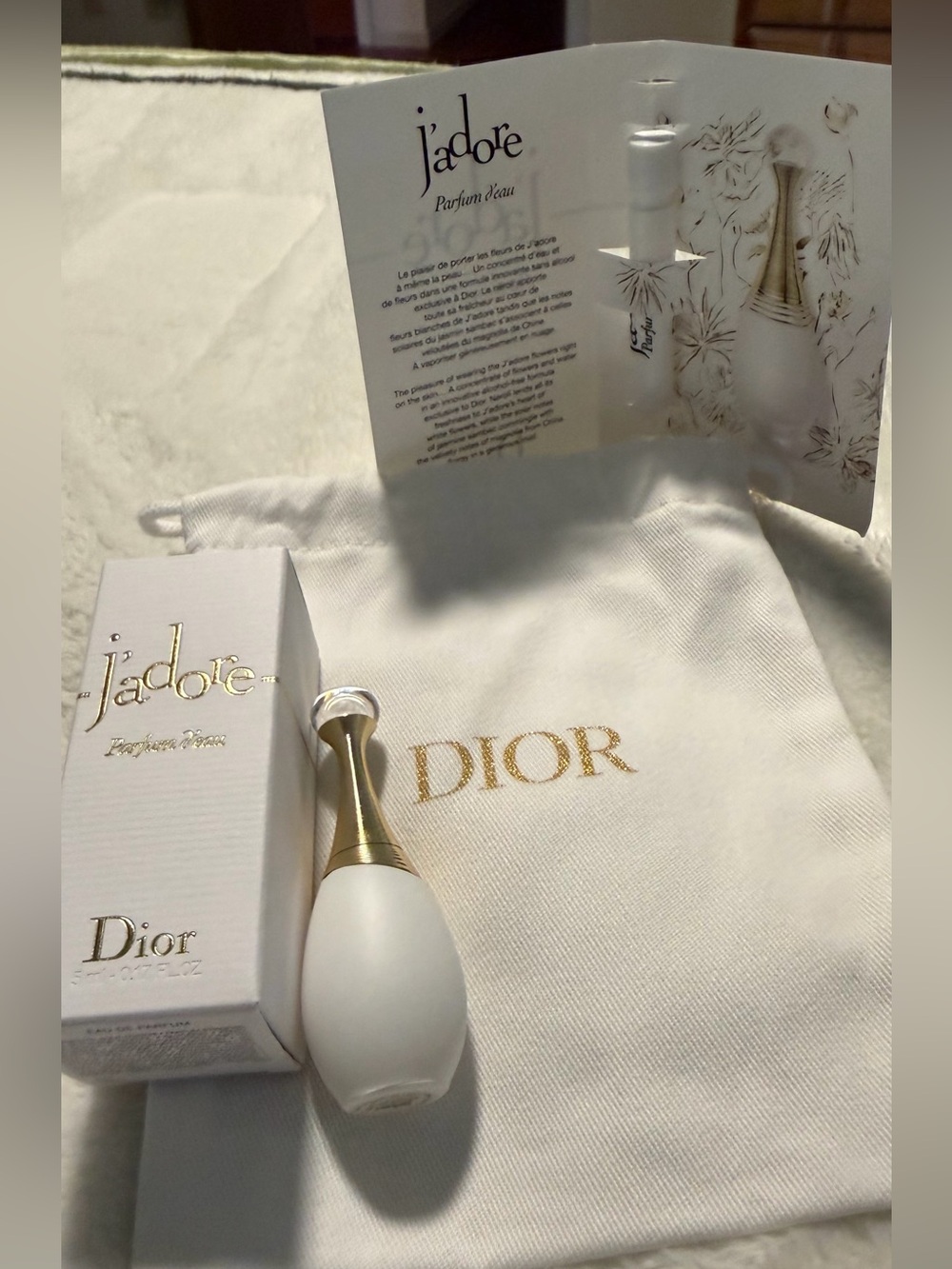 Dior J'adore d’eau Set in White with Gold Accents